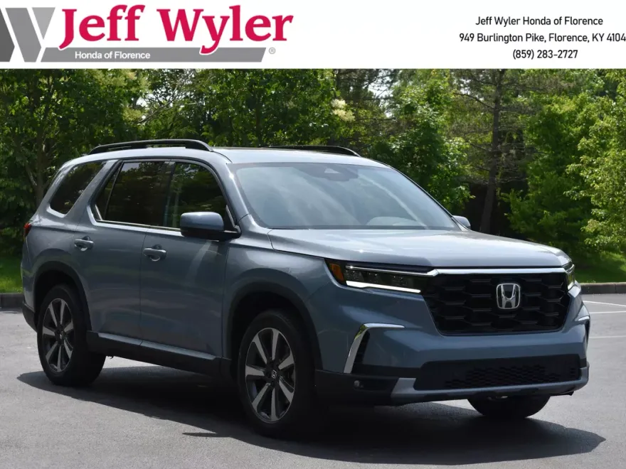 2025 Honda Pilot Touring photo 1