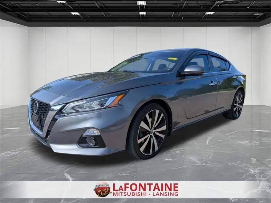 2019 Nissan Altima 2.5 Platinum photo 1