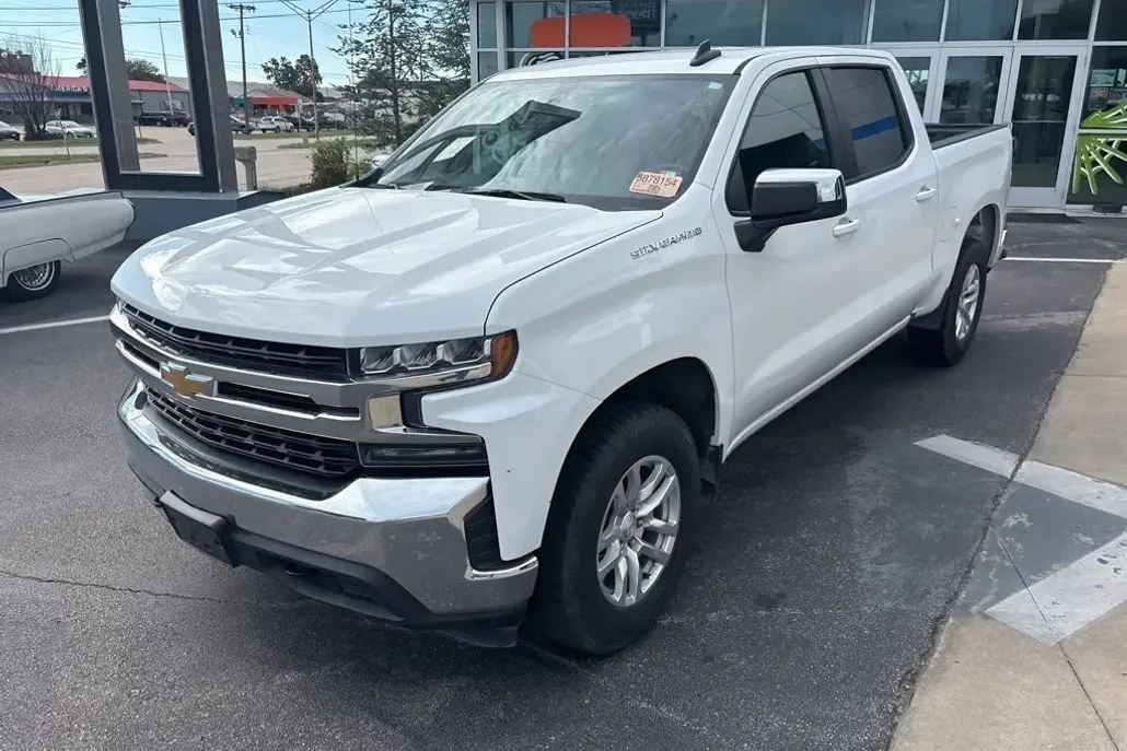 2020 Chevrolet Silverado 1500 LT photo 1