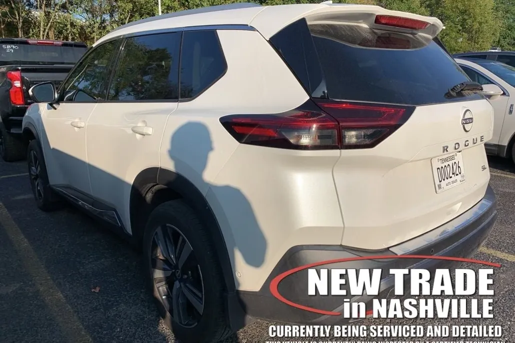 2023 Nissan Rogue SL photo 1