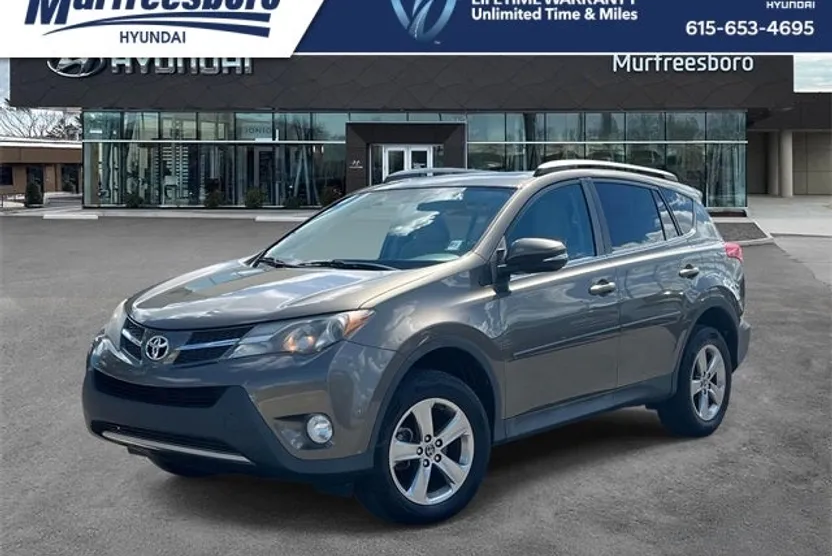 2015 Toyota RAV4 XLE photo 1
