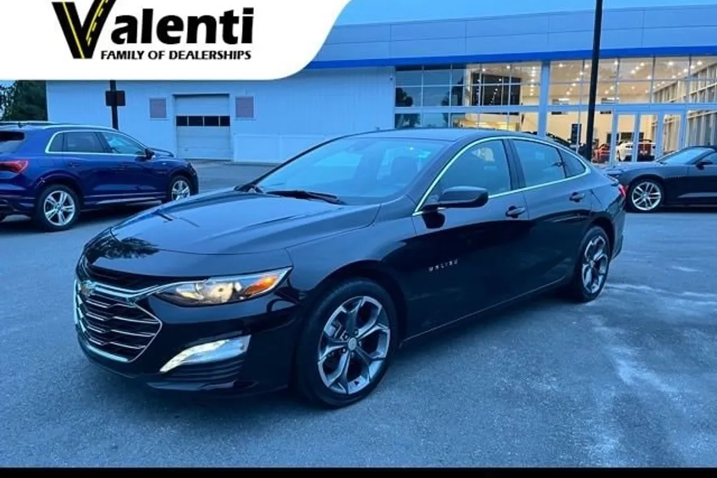 2024 Chevrolet Malibu 1LT photo 1