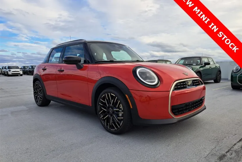 2025 Mini Cooper 4 Door Hardtop Signature photo 1