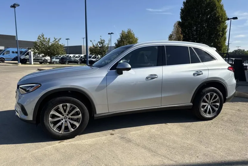 2026 Mercedes Benz GLC 300 4MATIC photo 1
