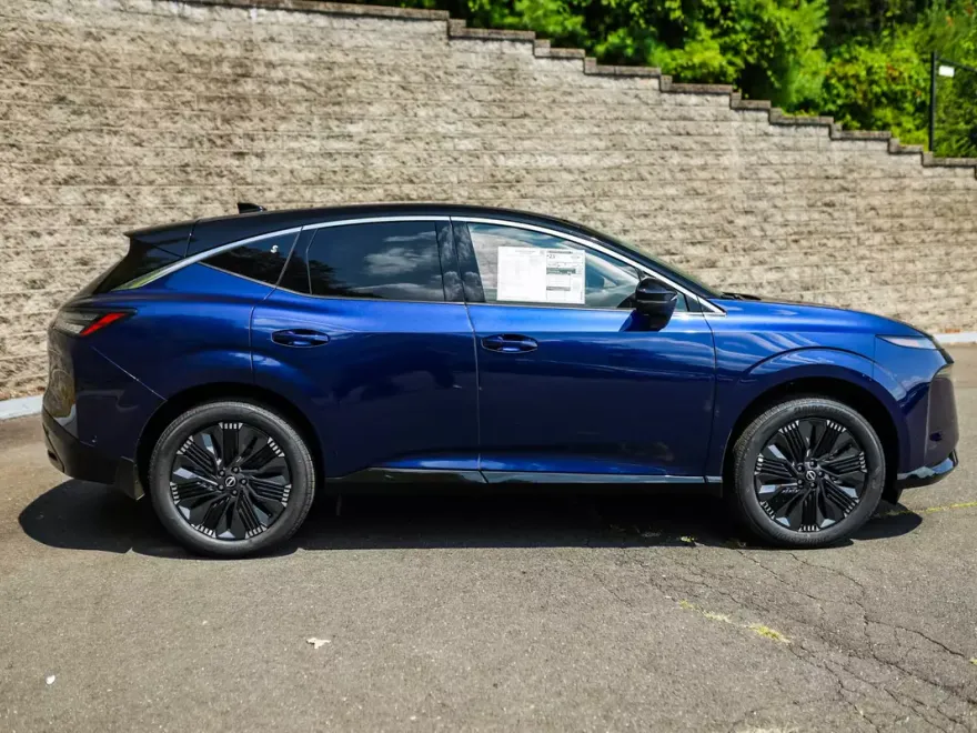 2025 Nissan Murano Platinum photo 1
