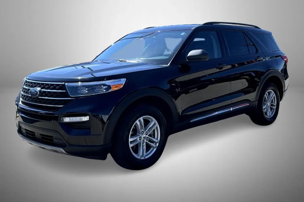 2024 Ford Explorer XLT photo 1