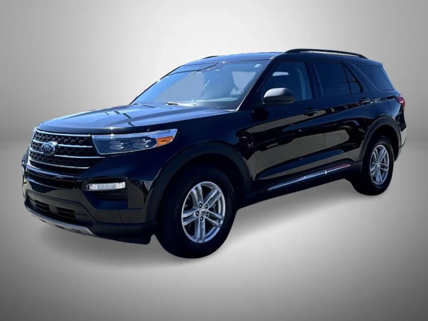 2024 Ford Explorer XLT photo 1
