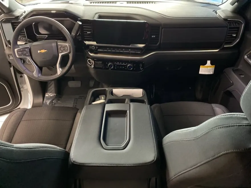 2026 Chevrolet Silverado 1500 LT photo 1