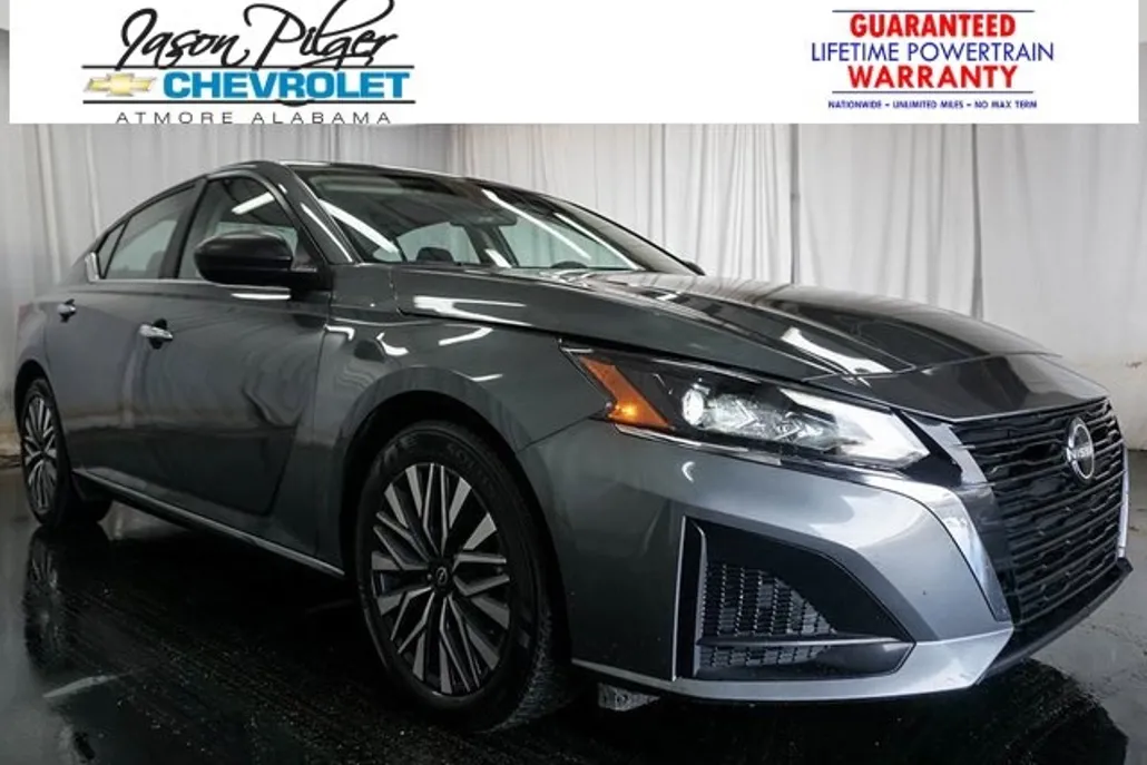 2024 Nissan Altima SV photo 1