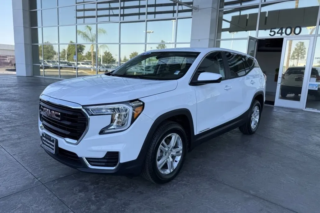 2024 Gmc Terrain SLE photo 1
