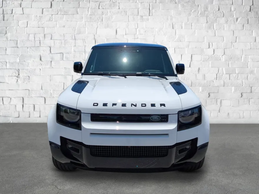 2025 Land Rover Defender 110 X-Dynamic SE photo 1
