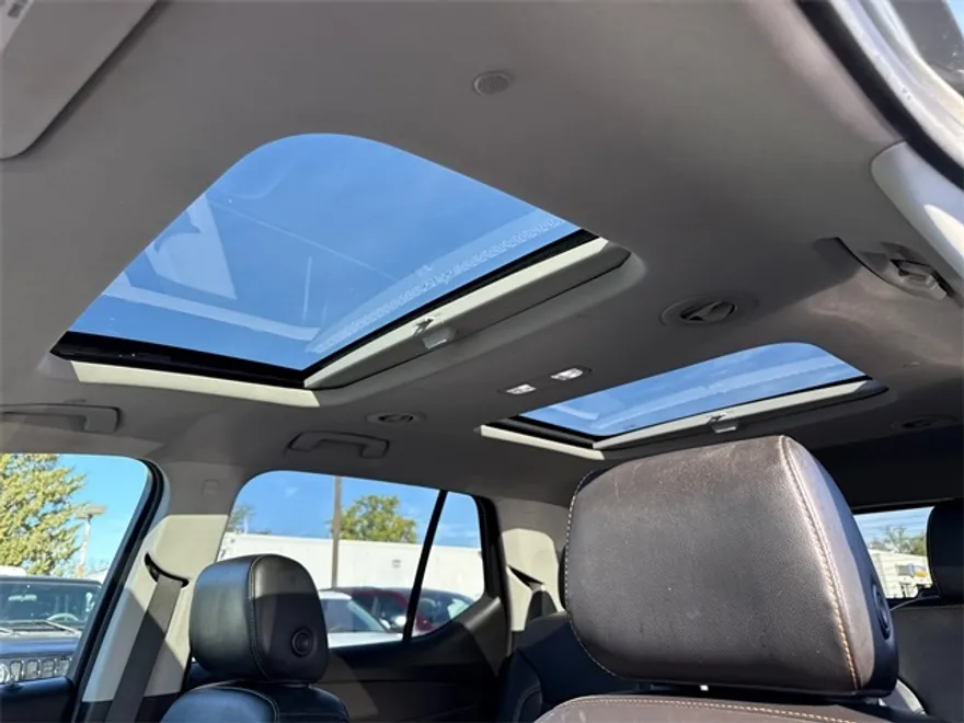 2019 Chevrolet Traverse 3LT photo 1