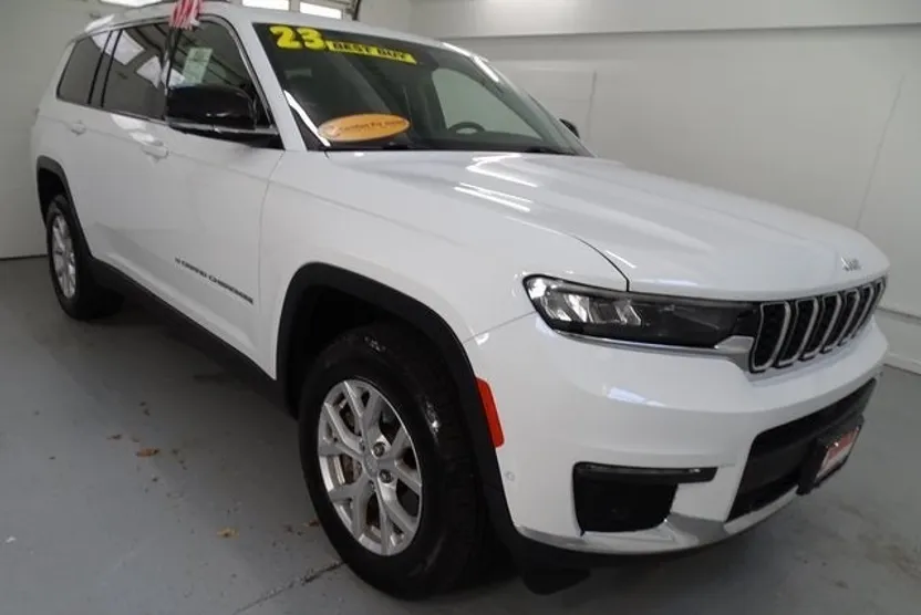 2023 Jeep Grand Cherokee Limited photo 1