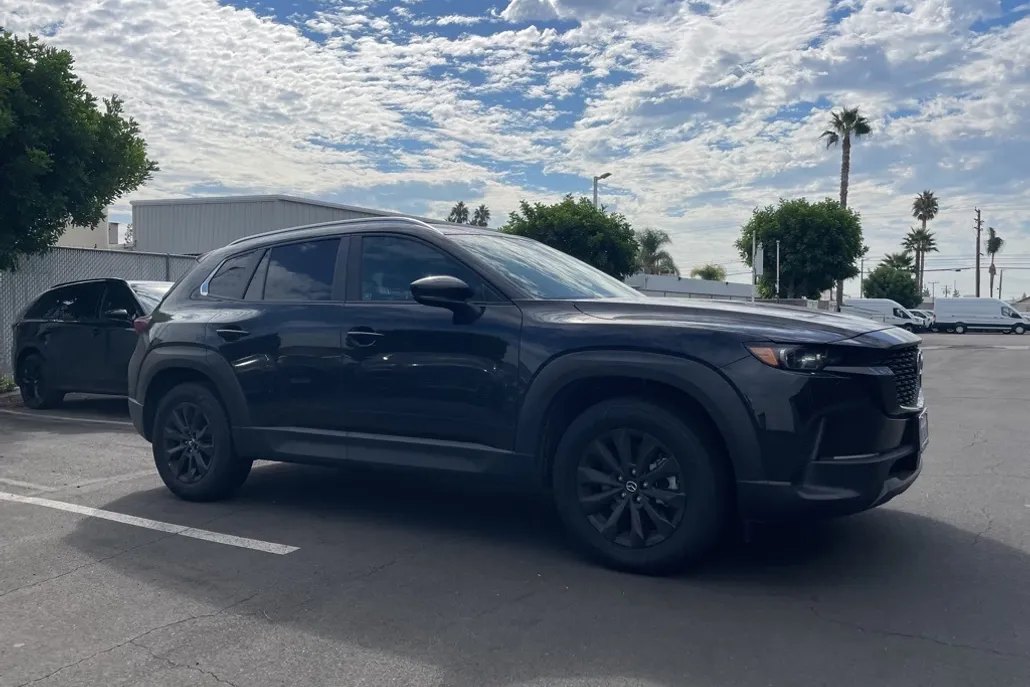 2025 Mazda CX-50 Select photo 1