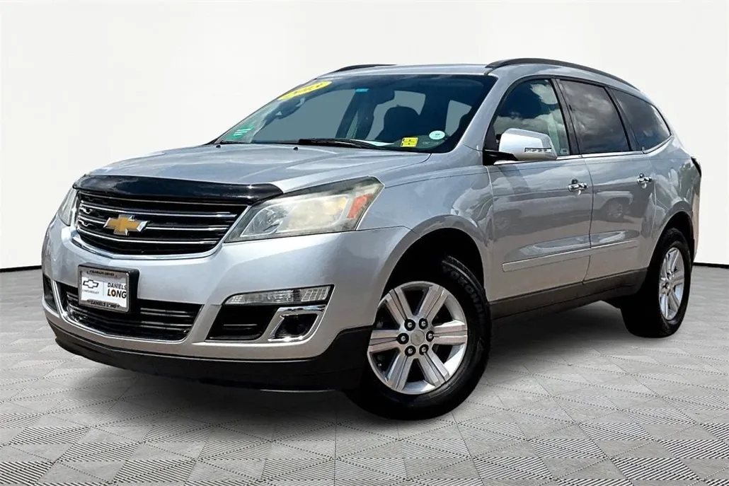 2013 Chevrolet Traverse 2LT photo 1