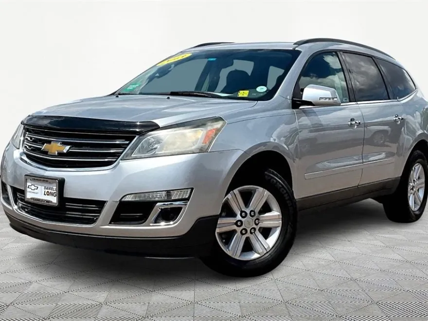 2013 Chevrolet Traverse 2LT photo 1