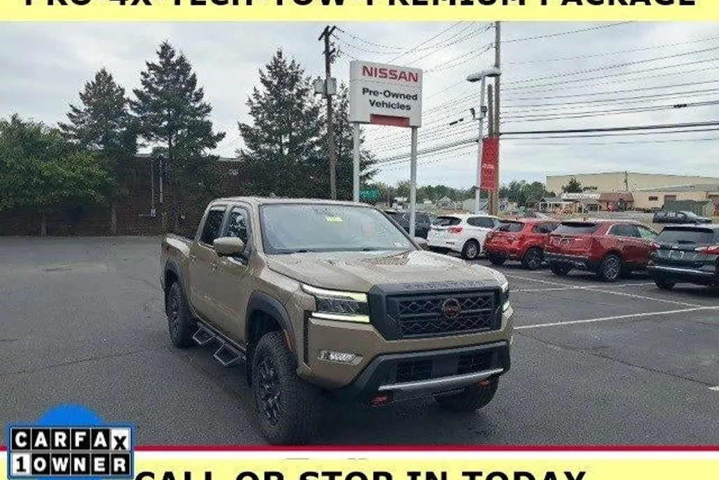 2022 Nissan Frontier Crew Cab PRO-4X photo 1