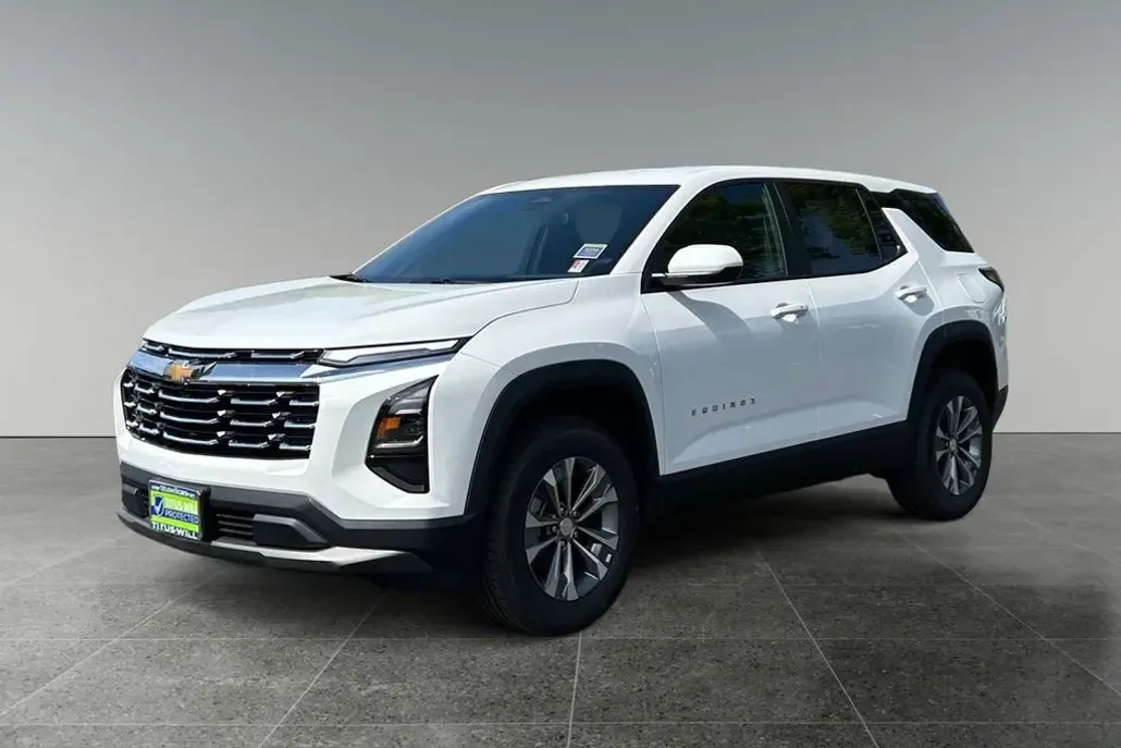 2026 Chevrolet Equinox LT photo 1