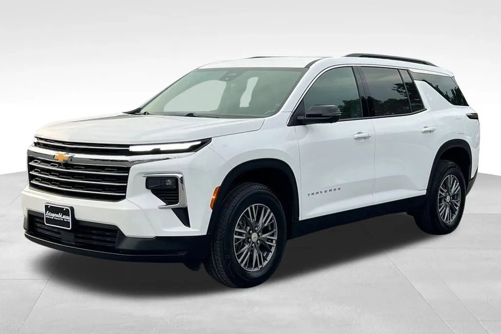 2024 Chevrolet Traverse 2LT photo 1