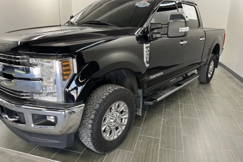2019 Ford F-250 Lariat photo 1