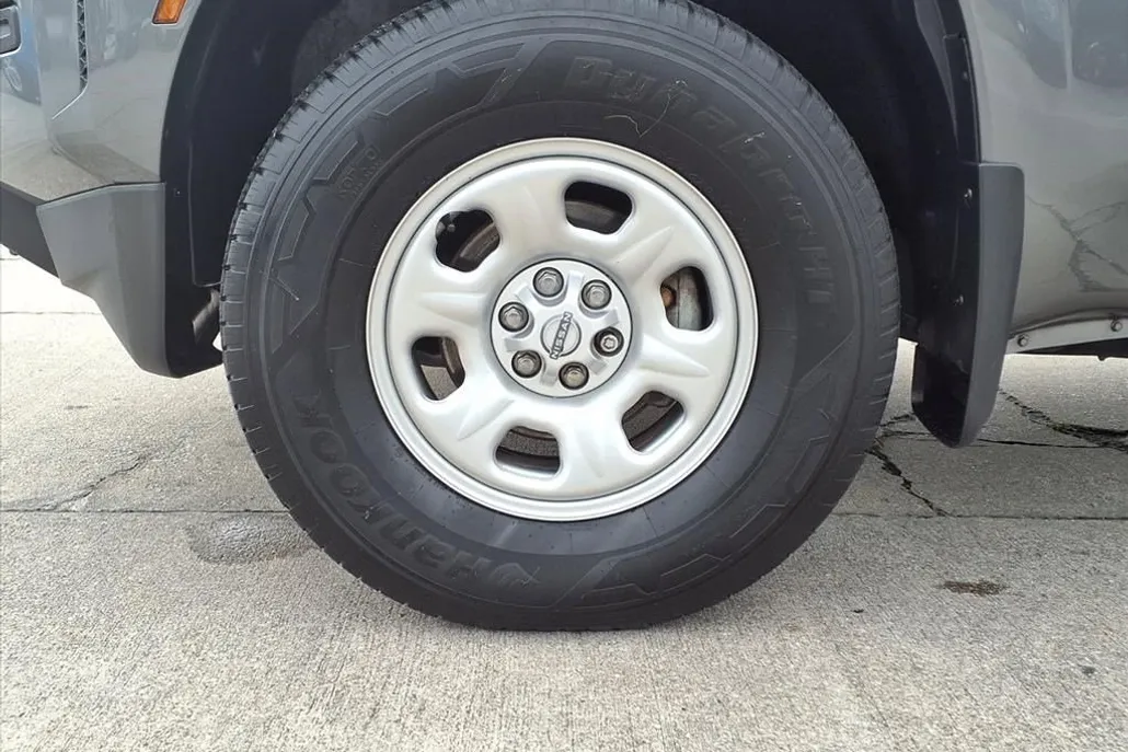 2023 Nissan Frontier Crew Cab S photo 1