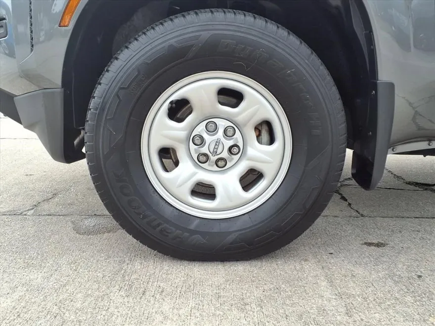 2023 Nissan Frontier Crew Cab S photo 1