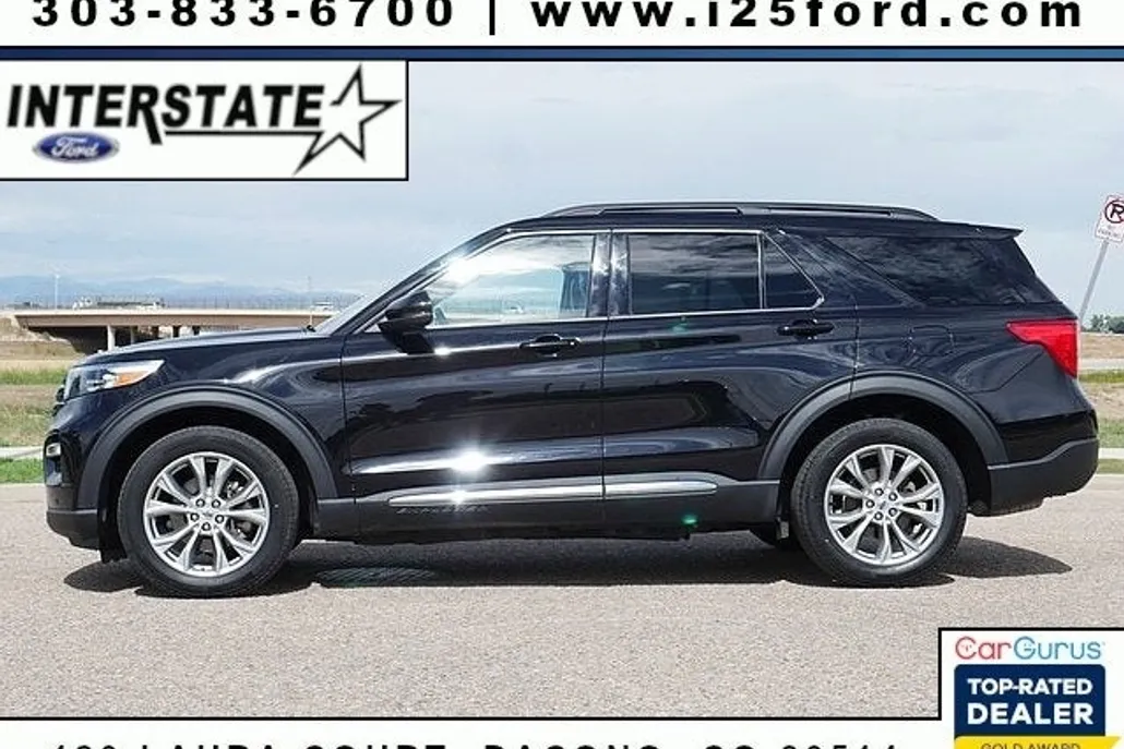 2023 Ford Explorer XLT photo 1