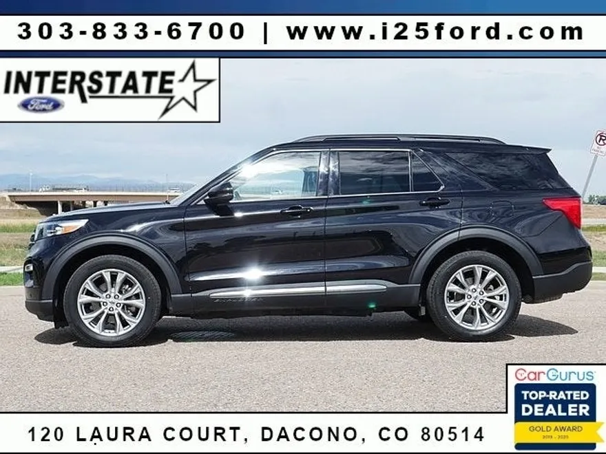 2023 Ford Explorer XLT photo 1