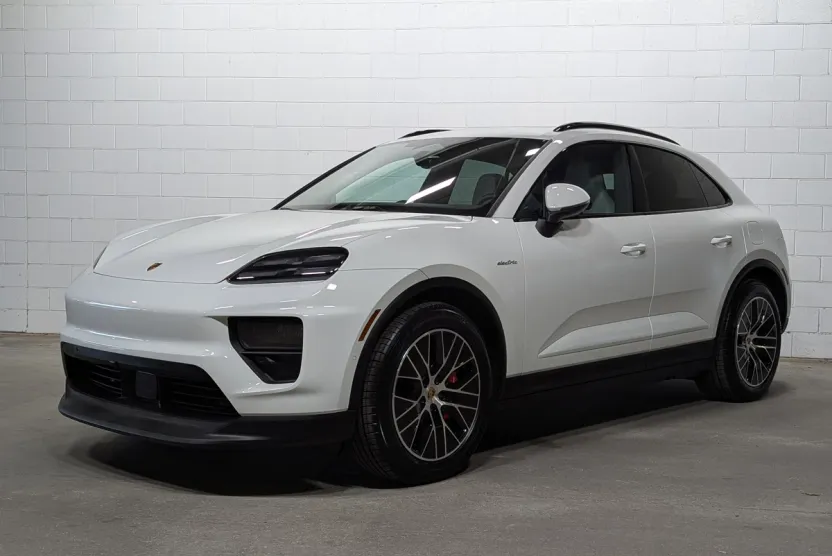 2025 Porsche Macan Electric photo 1