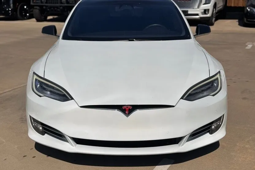 2019 Tesla Model S Long Range photo 1