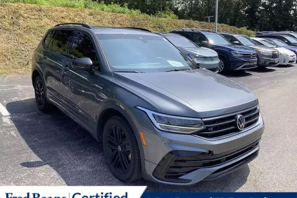 2022 Volkswagen Tiguan SE R-Line Black photo 1