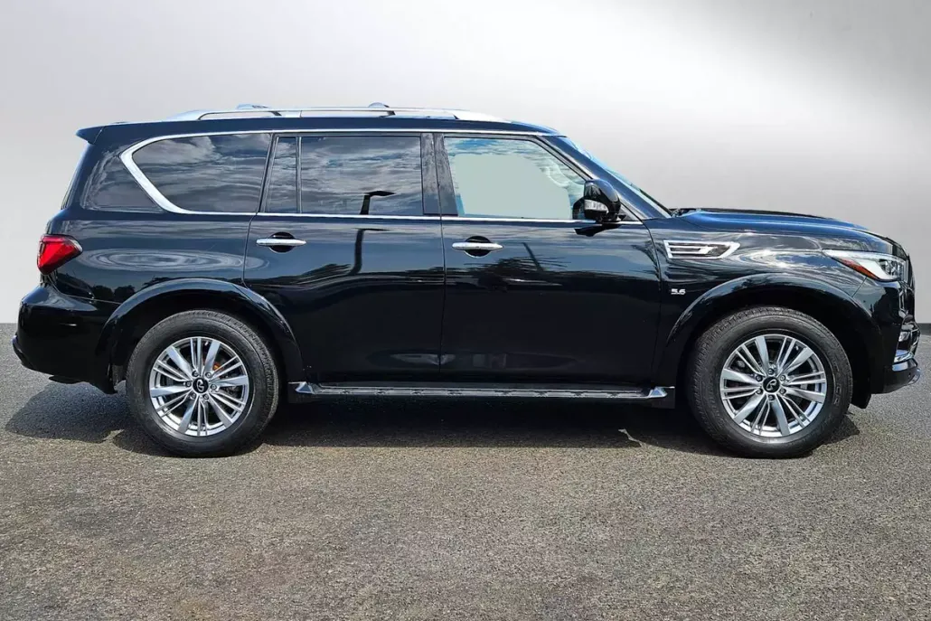 2019 Infiniti QX80 Luxe photo 1