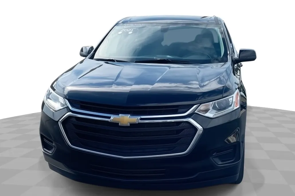 2021 Chevrolet Traverse LS photo 1