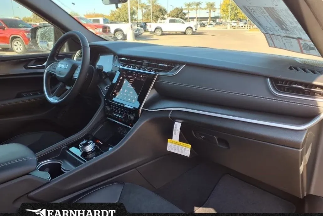 2025 Jeep Grand Cherokee Altitude X photo 1