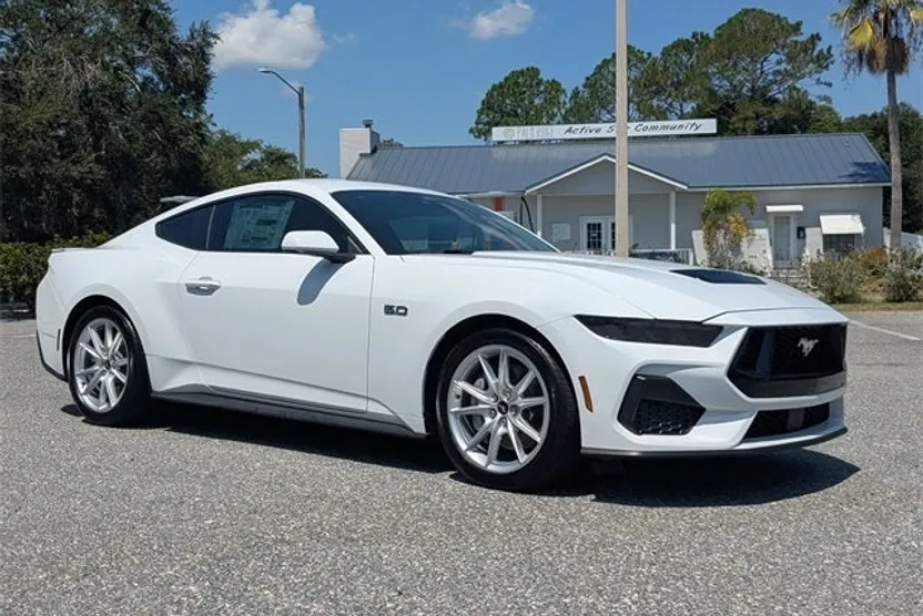 2025 Ford Mustang GT Premium photo 1