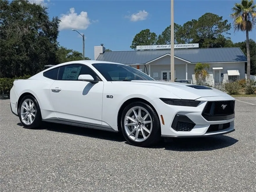 2025 Ford Mustang GT Premium photo 1