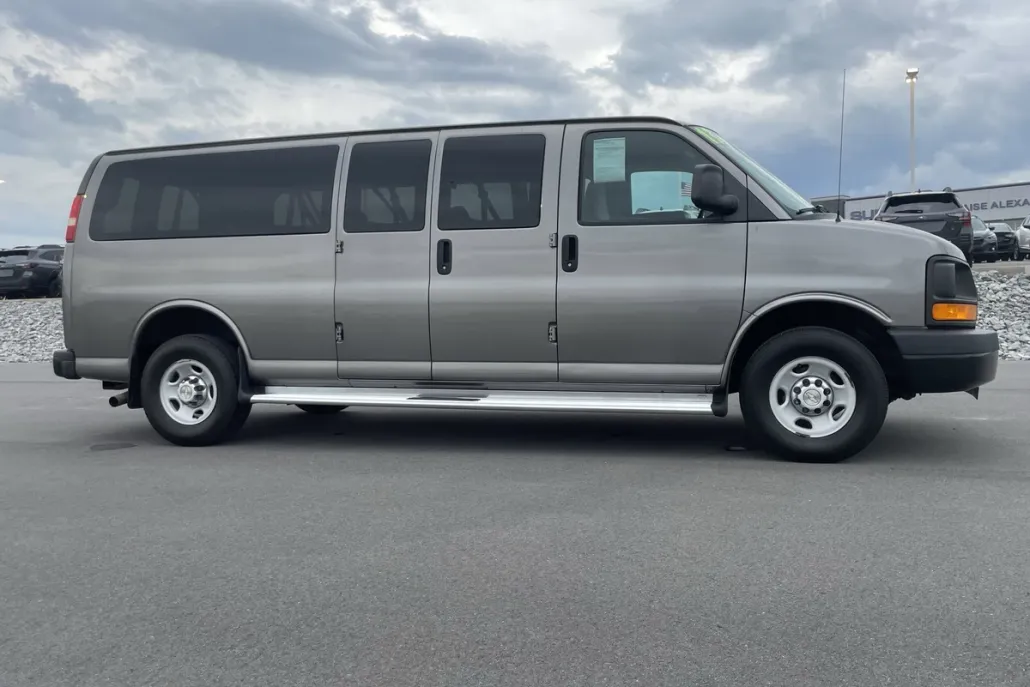 2013 Chevrolet Express 3500 LS Passenger Van photo 1