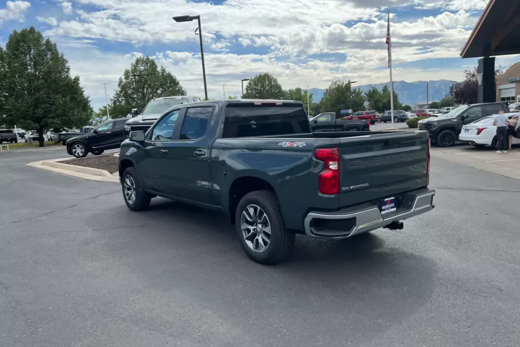 2026 Chevrolet Silverado 1500 LT photo 1