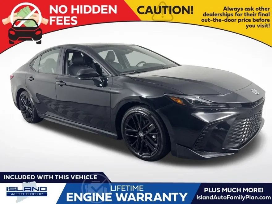2025 Toyota Camry SE photo 1