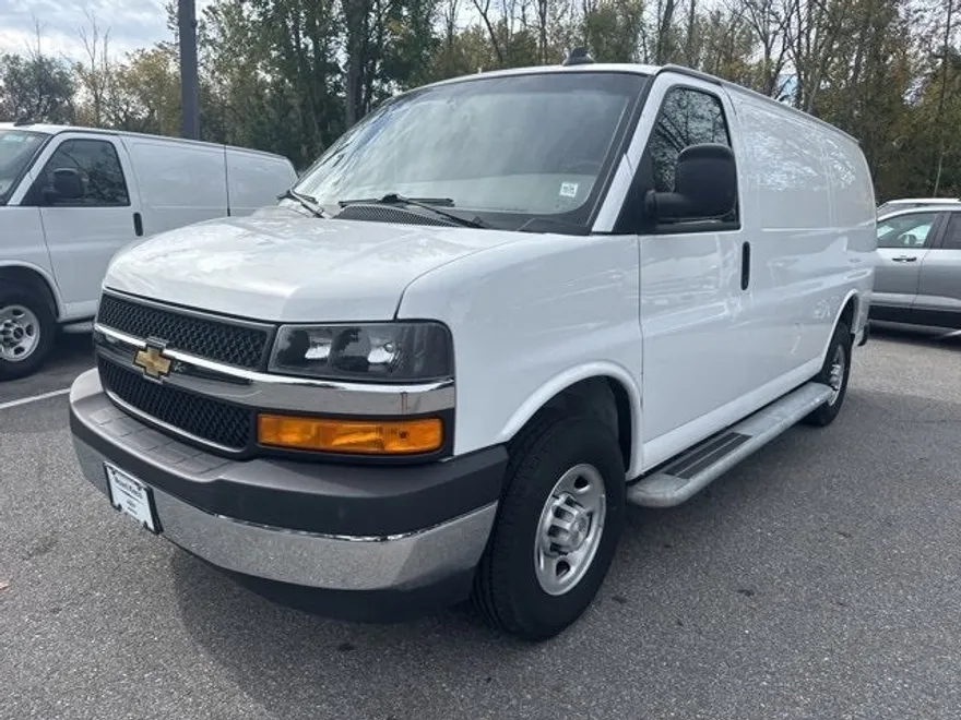 2023 Chevrolet Express Cargo 2500 photo 1