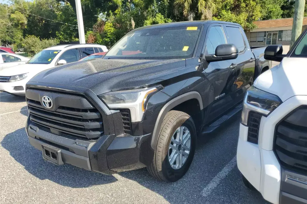 2022 Toyota Tundra SR5 CrewMax photo 1