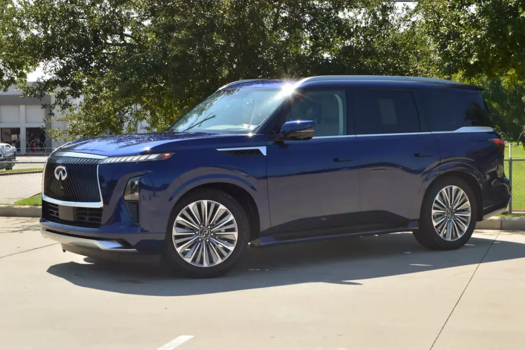 2025 Infiniti QX80 Luxe photo 1