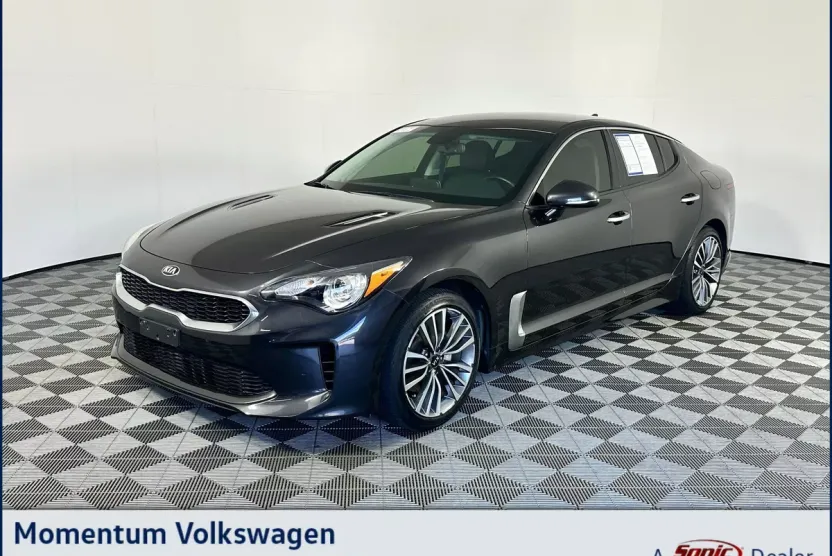 2019 Kia Stinger photo 1