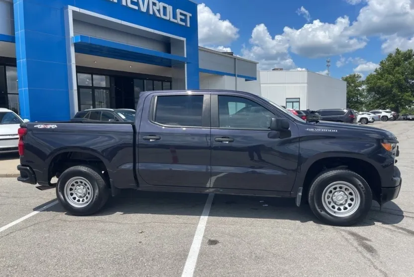 2024 Chevrolet Silverado 1500 photo 1