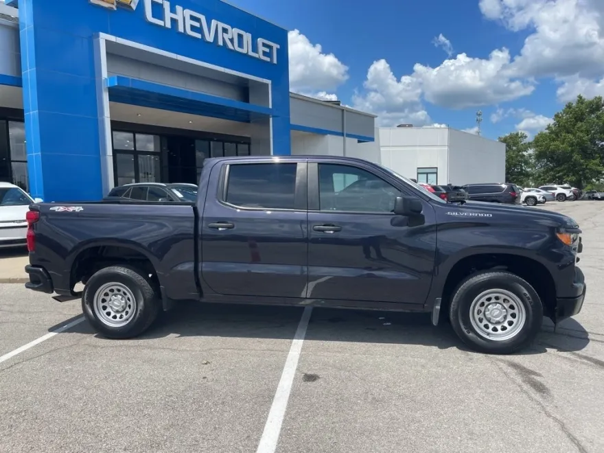 2024 Chevrolet Silverado 1500 photo 1