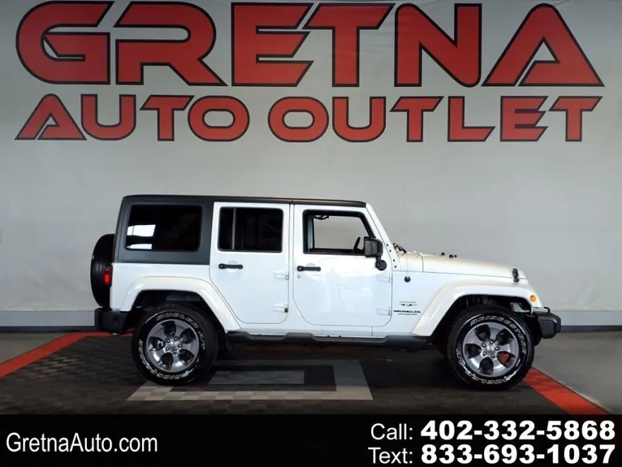 2016 Jeep Wrangler Unlimited Sahara photo 1