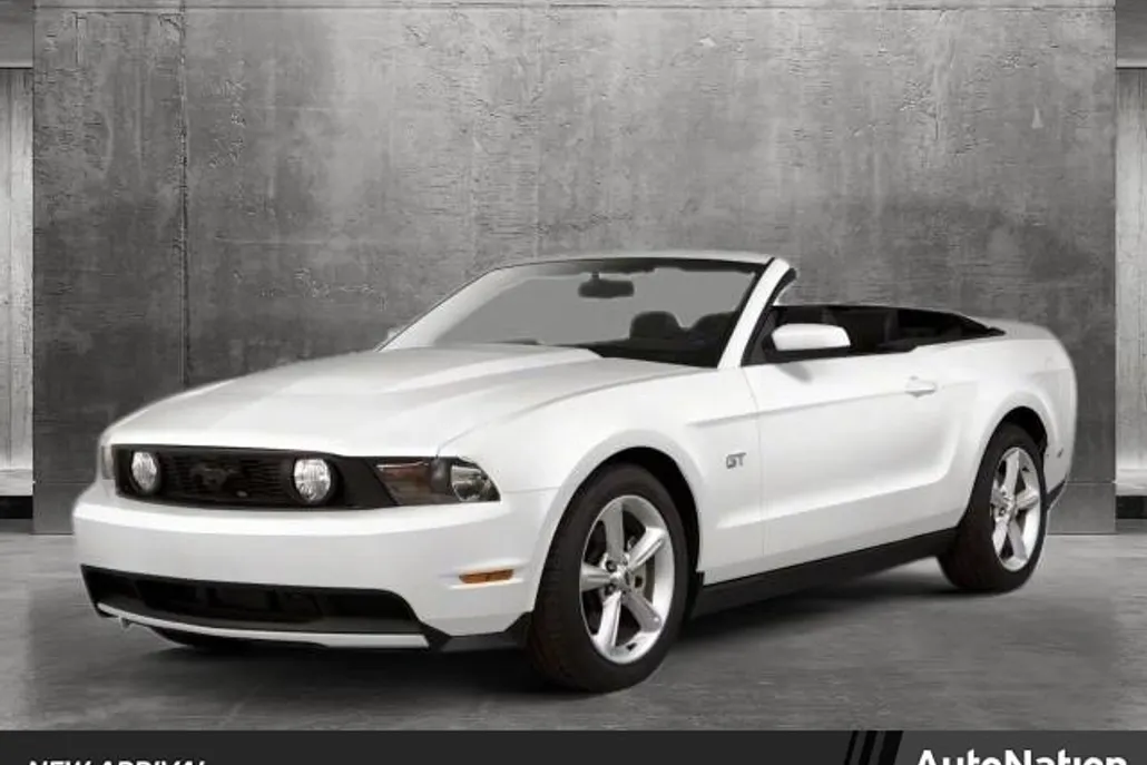 2010 Ford Mustang GT Premium photo 1