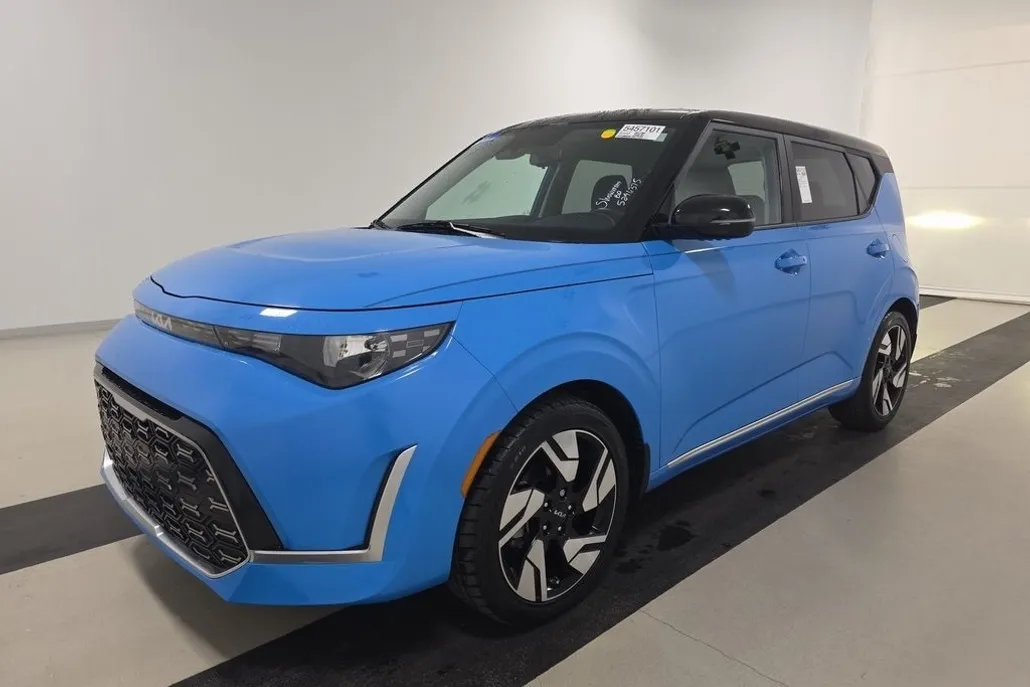 2023 Kia Soul GT-Line photo 1