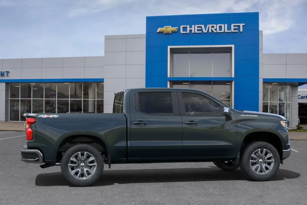 2025 Chevrolet Silverado 1500 LT photo 1