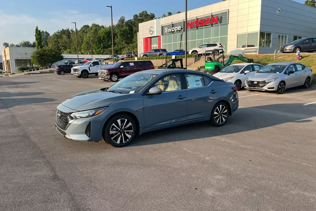 2025 Nissan Sentra SV photo 1
